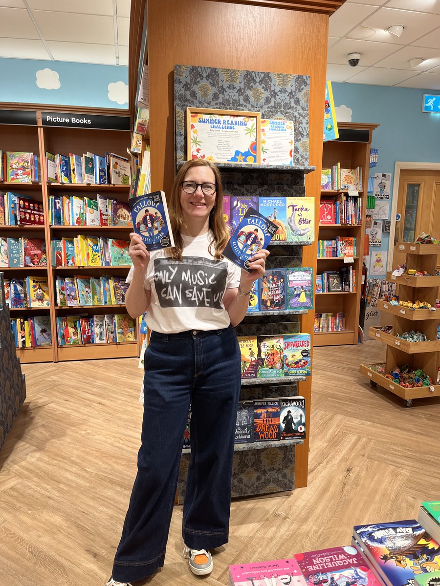Lesley Parr (@welshdragonparr) on Twitter photo Thanks to <a href="/WSChesterfield/">Waterstones Chesterfield</a> and <a href="/WstoneSheffield/">WaterstonesSheffield</a> for the warm welcomes and books-on-tables vibe today. Thanks to <a href="/WSChesterfield/">Waterstones Chesterfield</a> and <a href="/WstoneSheffield/">WaterstonesSheffield</a> for the warm welcomes and books-on-tables vibe today.
