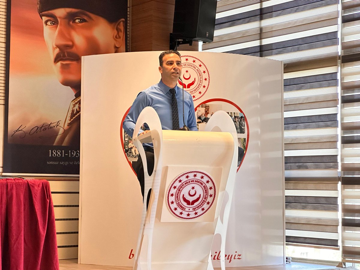 Gaziantepashim's tweet photo. İl Müdürümüz Sayın Umut Zeybek'in katılımıyla Kreş, Gündüz Bakımevi ve Çocuk Kulüplerine yönelik düzenlenen programda Gaziantep Üniversitesinden Sayın Doç.Dr. Mehmet Karadağ tarafından II. Otizm Eylem Planı kapsamında Otizm Spektrum Bozukluğu eğitimi düzenlendi. https://t.co/gyTErsy0hC