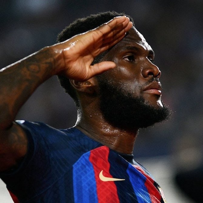 #NuevaFotoDePerfil y nuevo @.

a partir de ahora este será mi formatin, el putero de Kessie, el puto amo de Kessie. 🫡🏴‍☠️

@KessiePutero ✴️