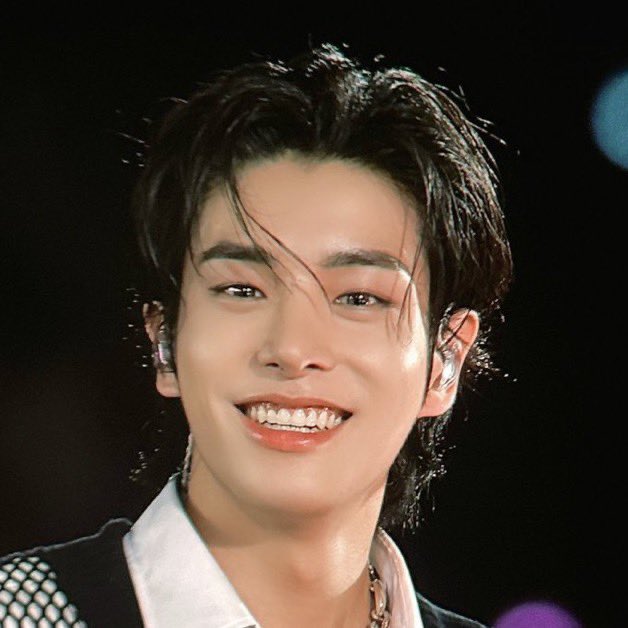 ｏ
    ○
╭◜◝  ͡  ◜  ͡  ╮      ╭◜◝  ͡  ◜◝  ͡  ◝╮
(    jake         )     (       jake              )
╰◟◞  ͜  ╭◜◝  ͡ ◜◝  ͡  ◝  ͡  ╮◞◟◞ ╯
 　 　  (          jake               ) 
 　　    ╰◟◞  ͜  ◟◞  ͜  ◟◞ ╯