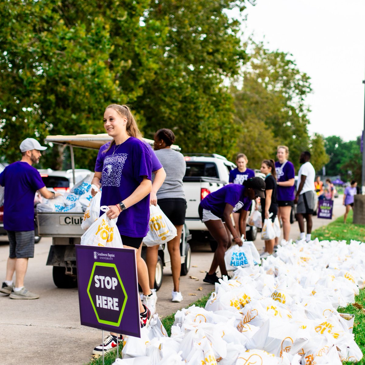SBUniv's tweet image. 🚨FREE GROCERIES &amp;amp; CLEANING SUPPLIES: Saturday, August 24 @ Bolivar Campus
Remember to invite your friends and family! Distribution is Saturday, August 24, from 9 a.m. to 1 p.m.
@ConvoyofHope 

#freegroceries #bearcatserve #lovethyneighbor #convoyofhope