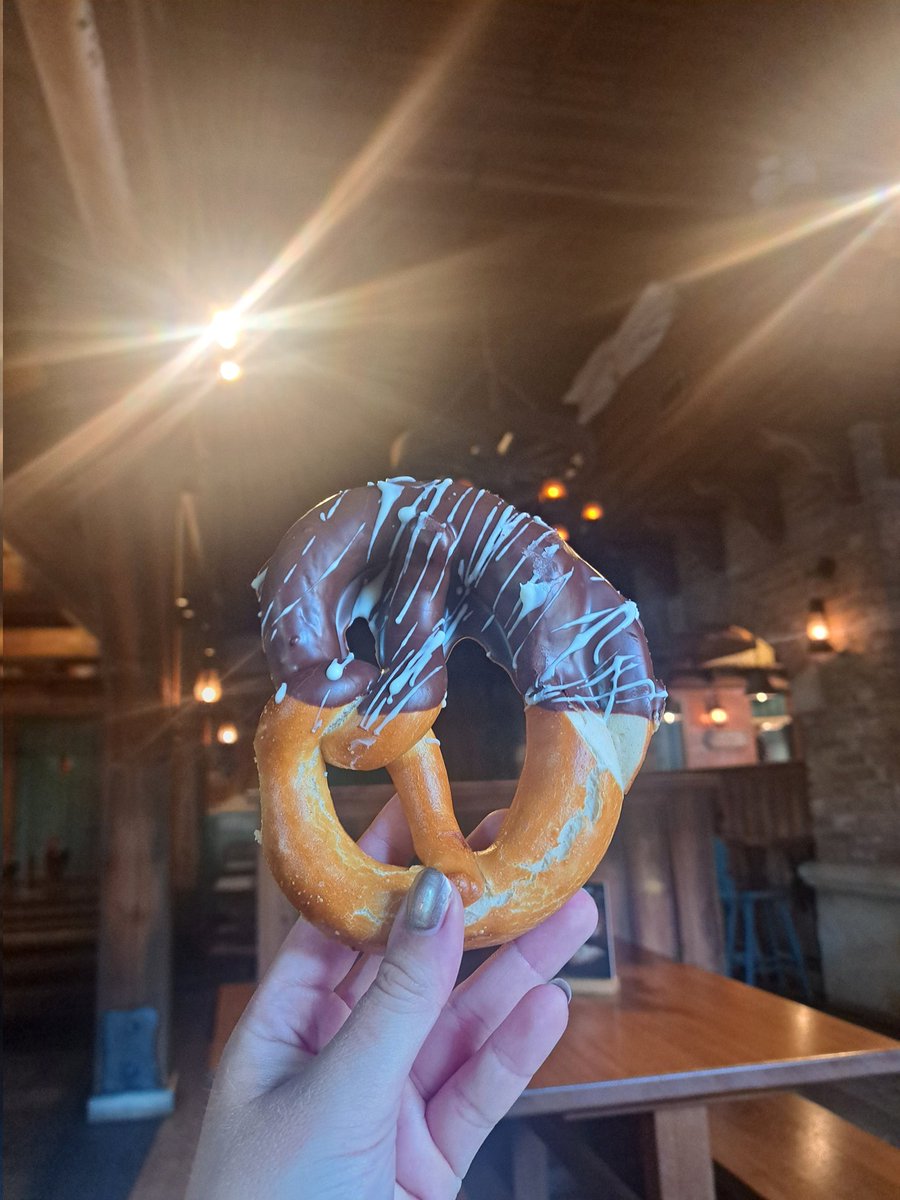 LeaFos_'s tweet photo. Nieuwe favoriete @Efteling snack unlocked 🤩✅️ https://t.co/Pki05FQx3W