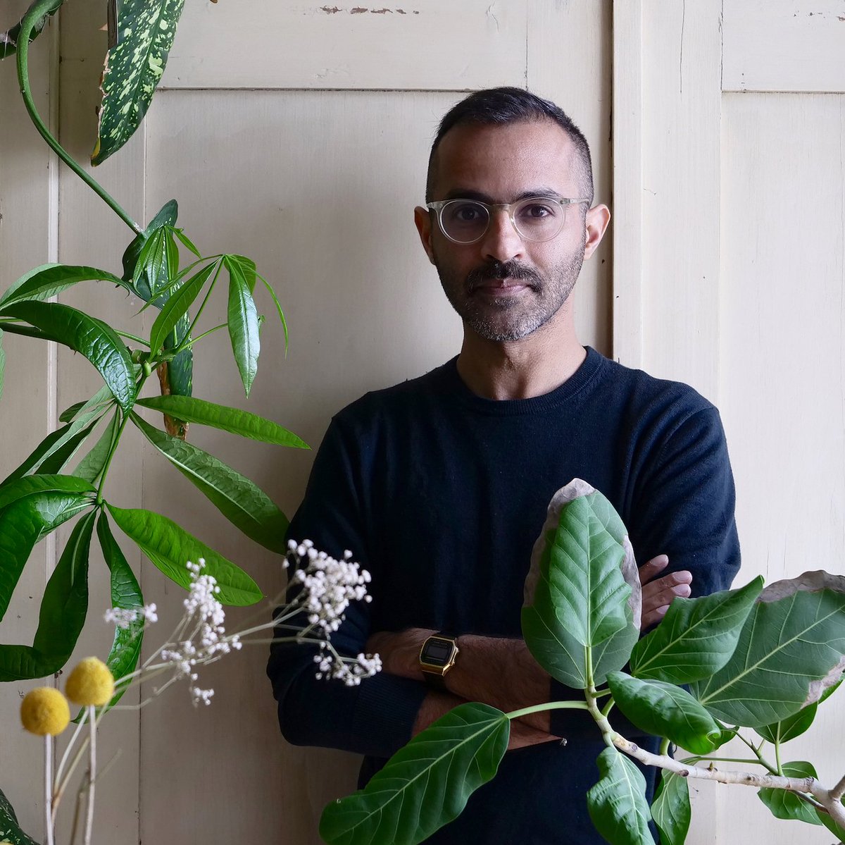 🎉 Omar Kasmani, former AKU-ISMC student, is honoured with the Bloomsbury Pakistan Book Prize 2024 for Queer Companions: Religion, Public Intimacy, and Saintly Affects in Pakistan (Duke University Press, 2022)! Congrats, Omar! 📚👏@kasmani_o