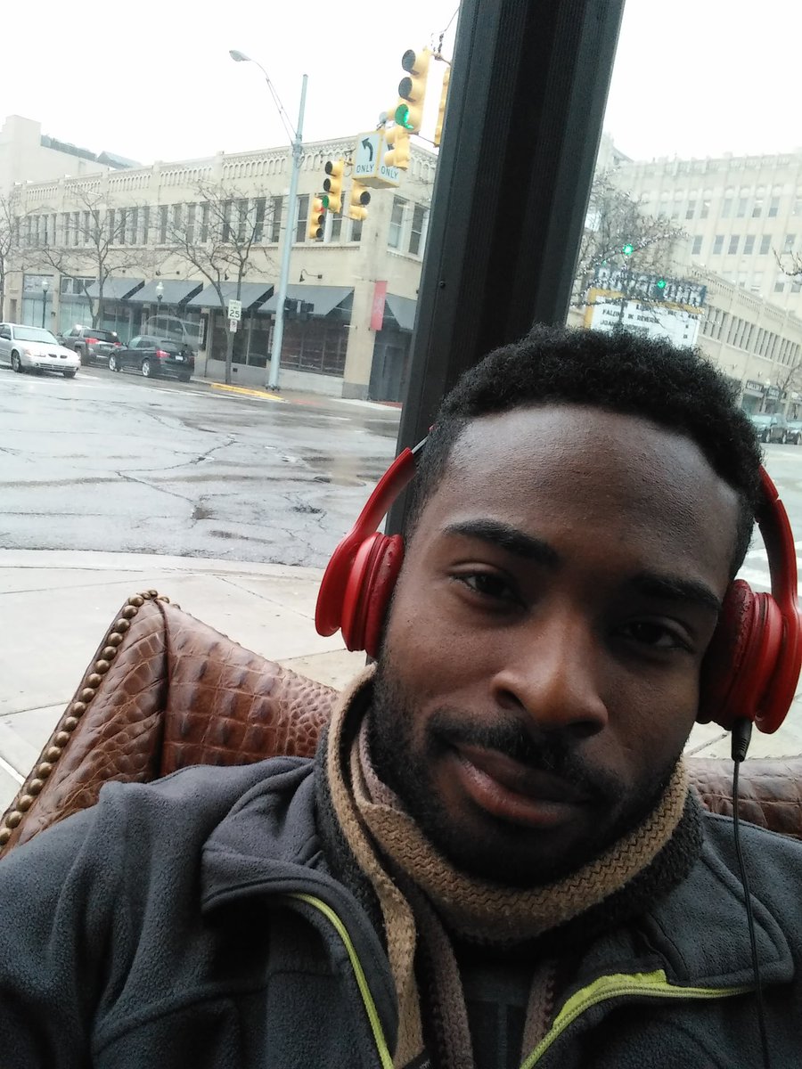 Ace_Mirrorman's tweet image. “City Rhythms: A Moment in Motion”

“Taking a moment to vibe with the city. 🎧🌆 #CityChillin #UrbanReflections #HeadphoneLife #SoloFlow #RainyDayVibes #DowntownDays #CalmInTheCity”