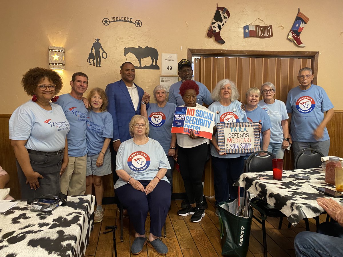 ActiveRetirees's tweet image. Members across the country are celebrating Social Security today. 

They&apos;re also spreading the word that the future of our earned benefits is at stake this November. #SocSec89 tinyurl.com/SocialSecurity…