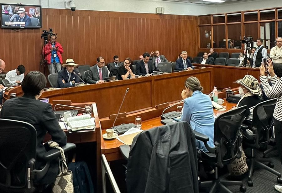 EdgarDiazPaLant's tweet photo. #AEstaHora realizamos #ControlPolítico a @MinAgricultura en la Comisión V del Senado. https://t.co/UE6sd4HSrH
