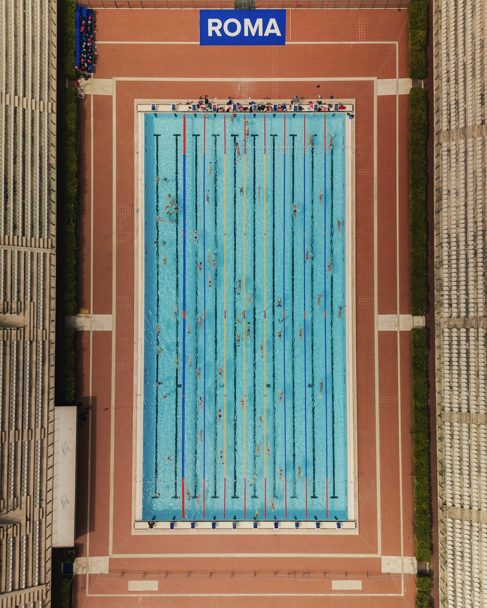 🏊‍♂️ 𝐋𝐨 𝐒𝐭𝐚𝐝𝐢𝐨 𝐃𝐞𝐥 𝐍𝐮𝐨𝐭𝐨

Acqua su tela, 2024 🎨🖼️