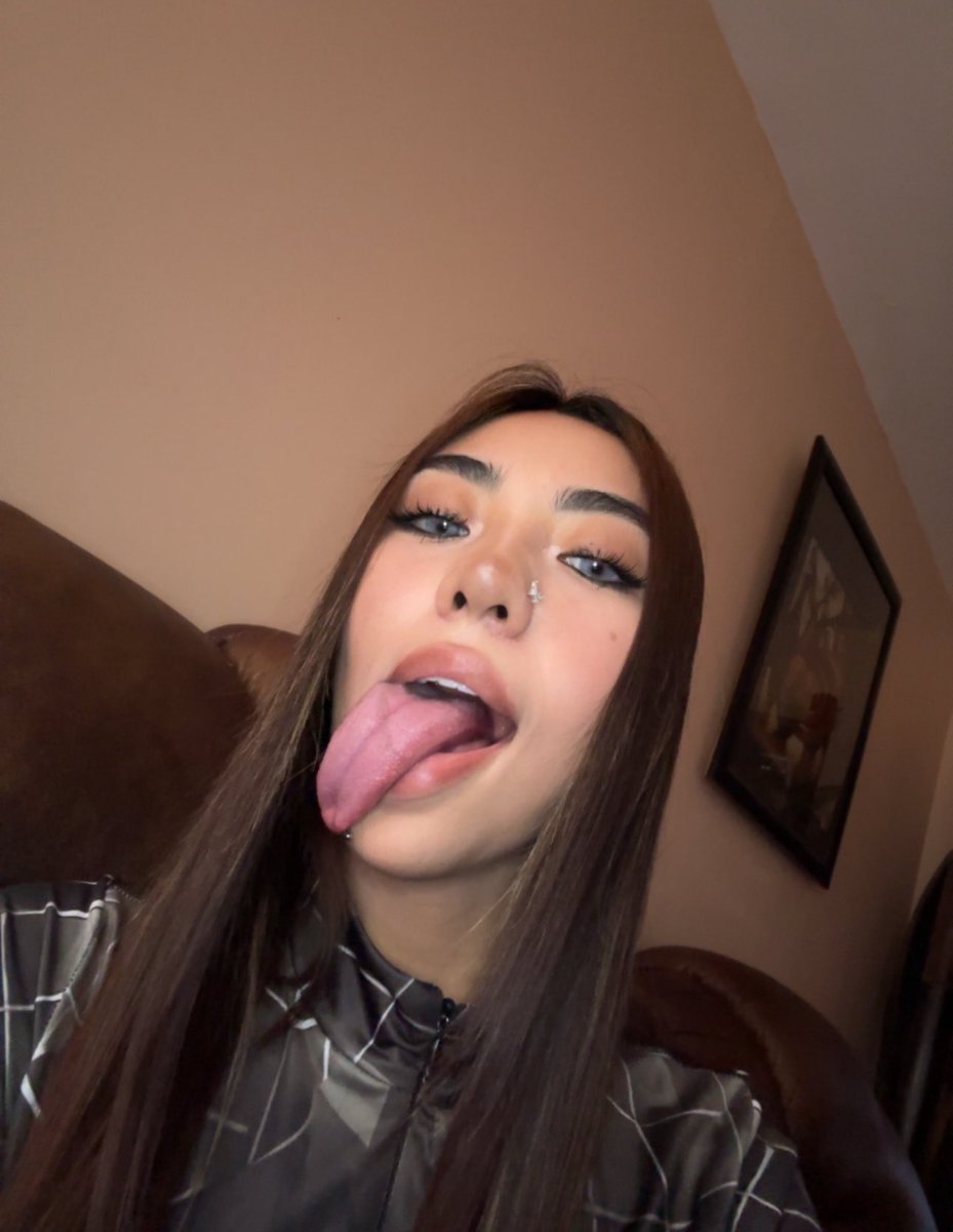 atowerss_'s tweet photo. Would you use my tongue? https://t.co/dXMJOGsUkE