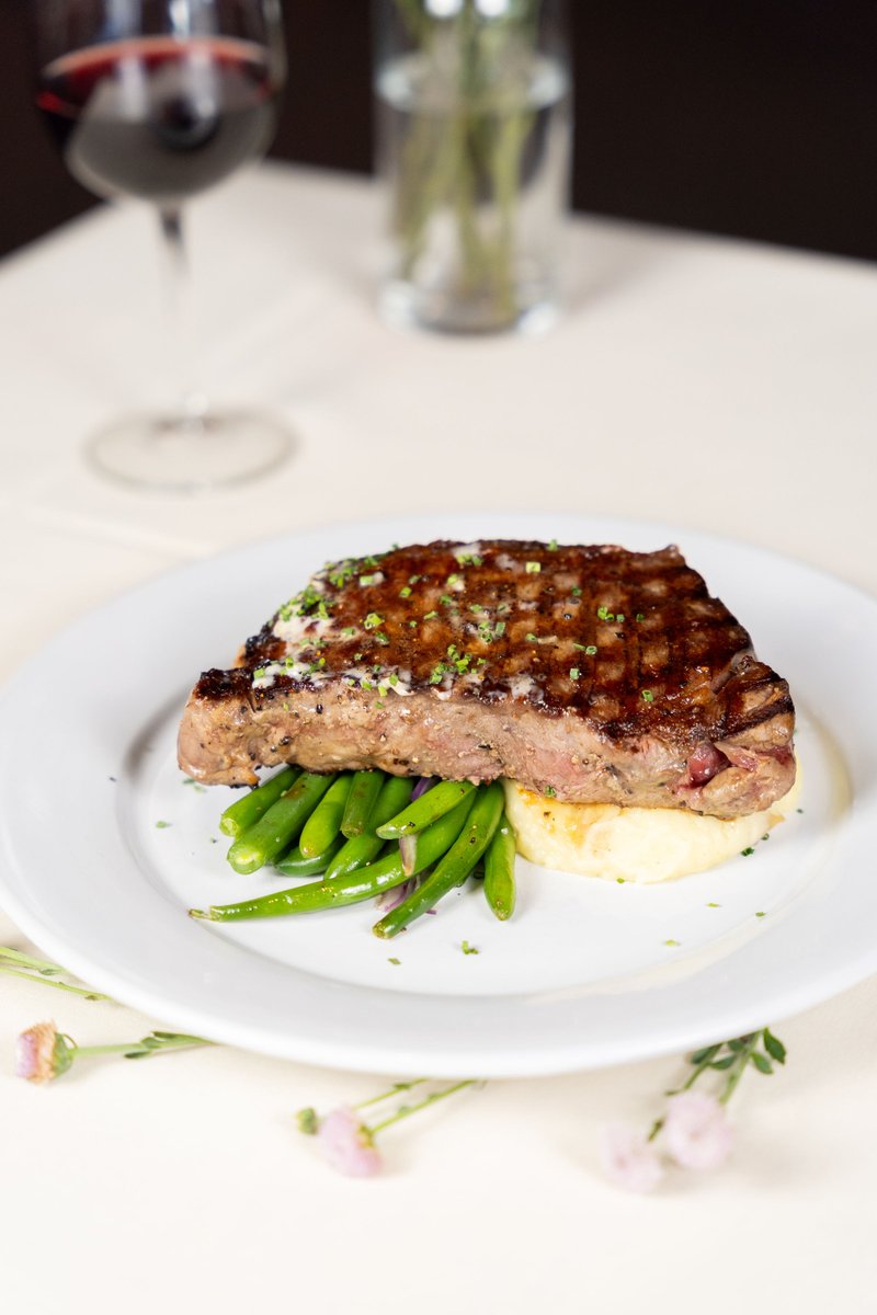 When the NY Strip Steak looks like this 👇 you make a reservation 😉