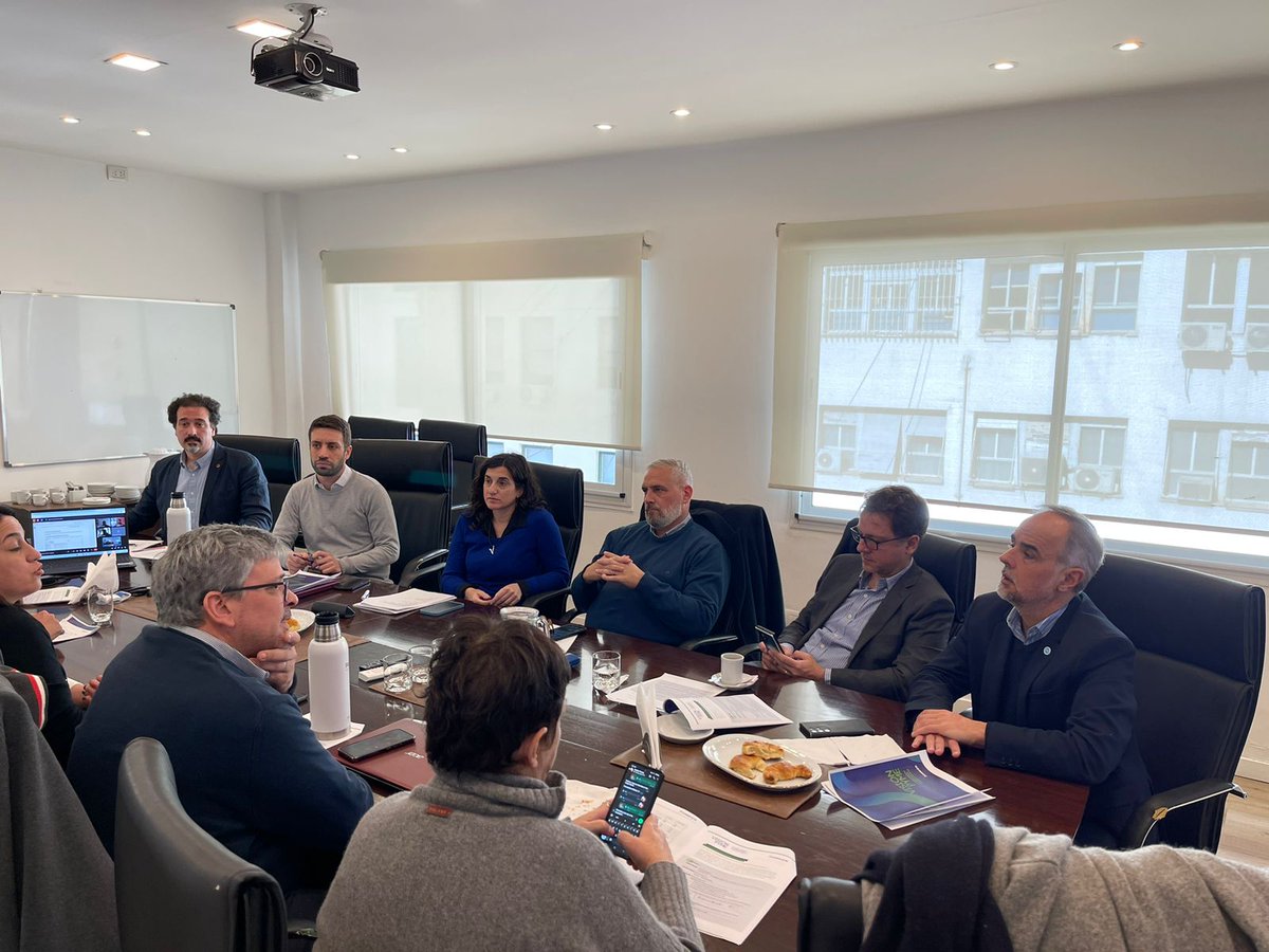 fonred_ok's tweet photo. Reunión de Comisión Directiva.  Se planificaron actividades que se desarrollarán en los próximos meses. ¡Ya vendrán novedades!💪
Estos encuentros nos permiten conocer de cerca la realidad de todos los miembros de la red, y establecer lazos para un crecimiento colectivo🤝 https://t.co/oZ6ZzevHmn