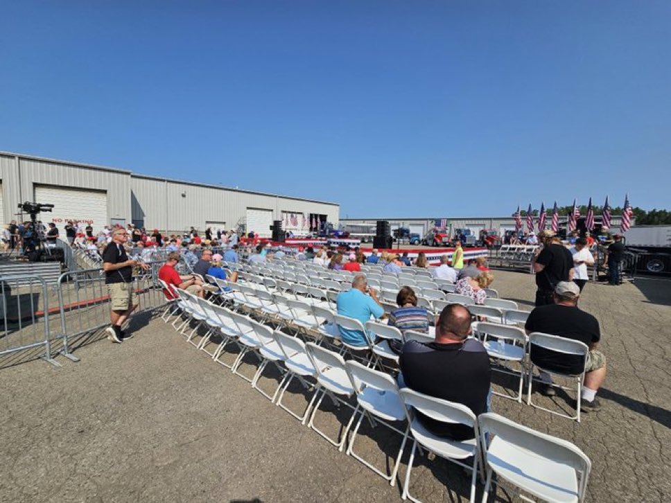 BREAKING: New photos are emerging from JD Vance’s rally today. While Kamala Harris and Tim Walz are filling up massive venues, Donald Trump is incapable of campaigning in person and JD Vance couldn’t fill a small room.