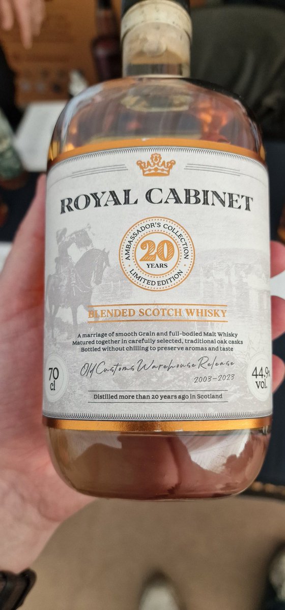 dnisbet250's tweet photo. #Dram 182 of #Dram366
#RoyalCabinet #RoyalCabinet20
#AmbassadorsCollection by @BNS_Whisky #WhiskyFringe
A nice, easy-going #Blend, lots of flavour
8.5
#BuyADram Yes
#BuyABottle Yes
#Whisky #Scotch #BlendedWhisky https://t.co/xt3vdrVotY