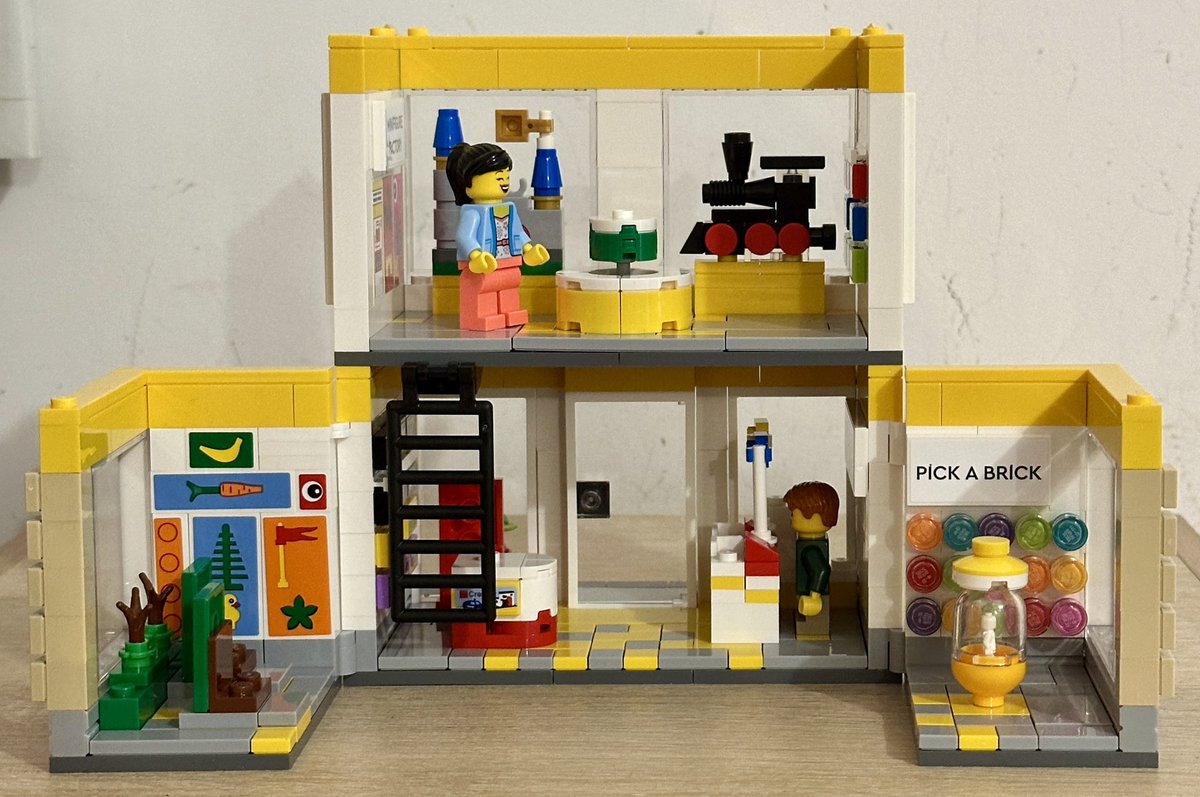 Regardez-moi ce set Lego super mignon ! Je l’ai monté hier en stream en 1h30 environ. Il y a pas mal de détails et le rendu est vraiment adorable 🤩