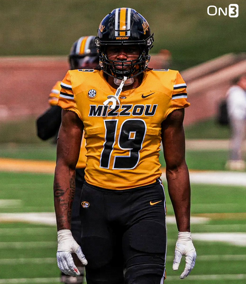 BREAKING: Missouri EDGE Darris Smith will miss the entire 2024 season with a knee injury, per <a href="/byEliHoff/">Eli Hoff</a>🙏

Smith transferred in from Georgia this offseason.

on3.com/college/missou…