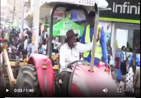 MutembeiTV's tweet photo. Tractors in Eldoret town ahead of conferment to City status tomorrow. Watch👇

William Ruto Hanifa BREAKING NEWS Kasmuel McOure HERE WE GO Moi University Osimhen Uhuru Man City Mellow And Sleazy #HandOverTakeOver #MainaAndKingangi Waziri Mchapakazi Kawira Mwangaza https://t.co/prYAlhuYLR