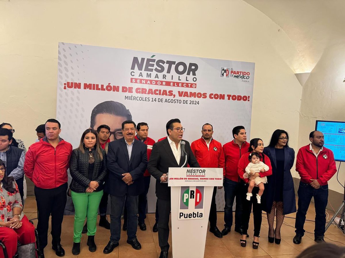 Acompañando a mi amigo Senador electo <a href="/NestorCamarillo/">Néstor Camarillo</a> en una rueda de prensa llena de energía y compromiso. 🧑‍🧑‍🧒‍🧒📣

Estoy segura de que su trabajo en el Senado será clave para el desarrollo de nuestro estado y nuestro país, felicidades ¡Seguimos trabajando juntos! ❤️🙋🏻‍♀️🇲🇽