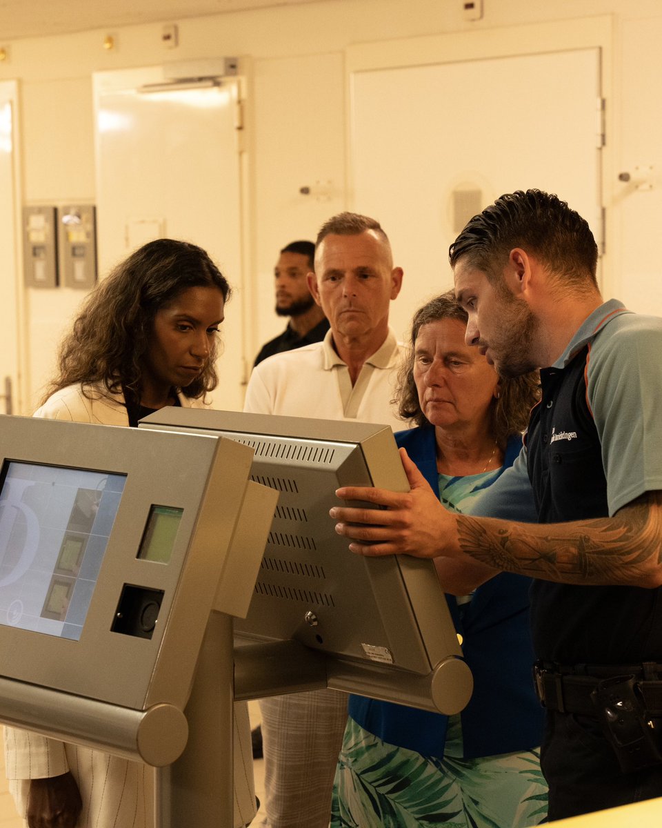 De mensen in het Detentiecentrum Rotterdam doen fantastisch werk. Zij spelen een grote rol bij het uitzetten van vreemdelingen die niet in Nederland mogen blijven. Daar ga ik meer op inzetten!