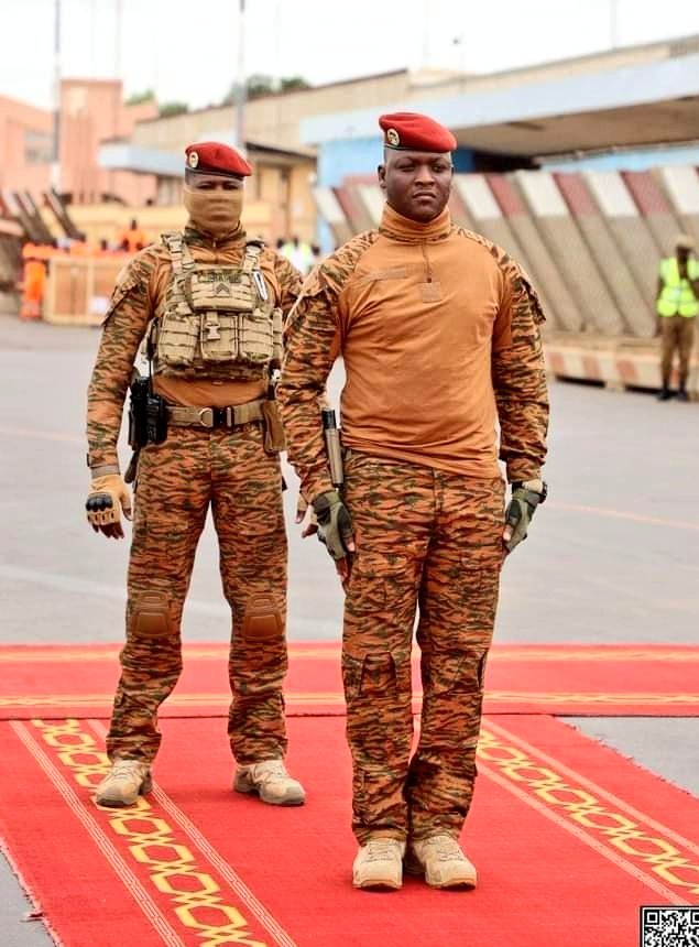 🔴#AES🇧🇫🇲🇱🇳🇪: président du Burkina Faso🇧🇫 Le Capitaine IBRAHIM TRAORE🇧🇫 refuse l'aide financière du FMI.
  👉Mieux vaut souffrir dans la dignité, qu'accepter la Ségrégation dans l'humiliation, merci #IB🇧🇫💓🌍✊💪