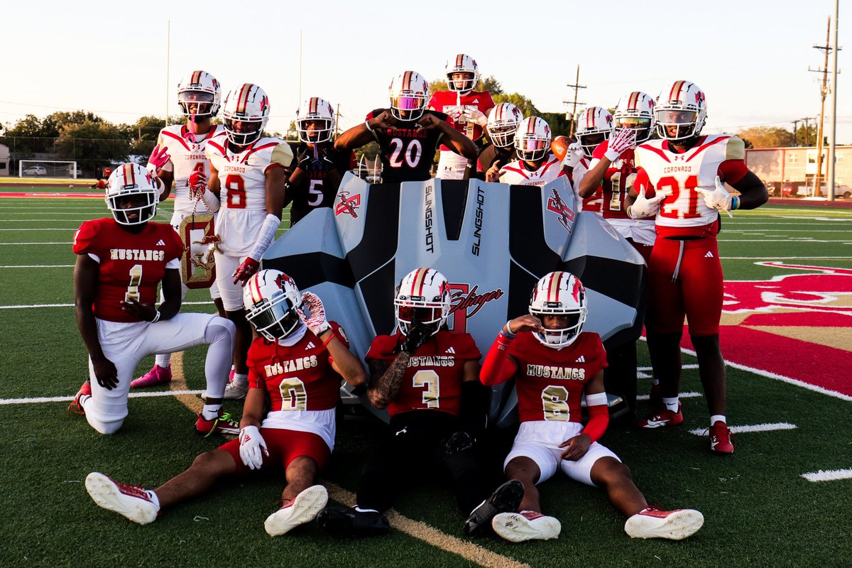 34ThFlicks's tweet photo. SPIN BACK?
#mediaday
#34th
@coacharoy 
@806hsscmedia https://t.co/B2yEweR9KH