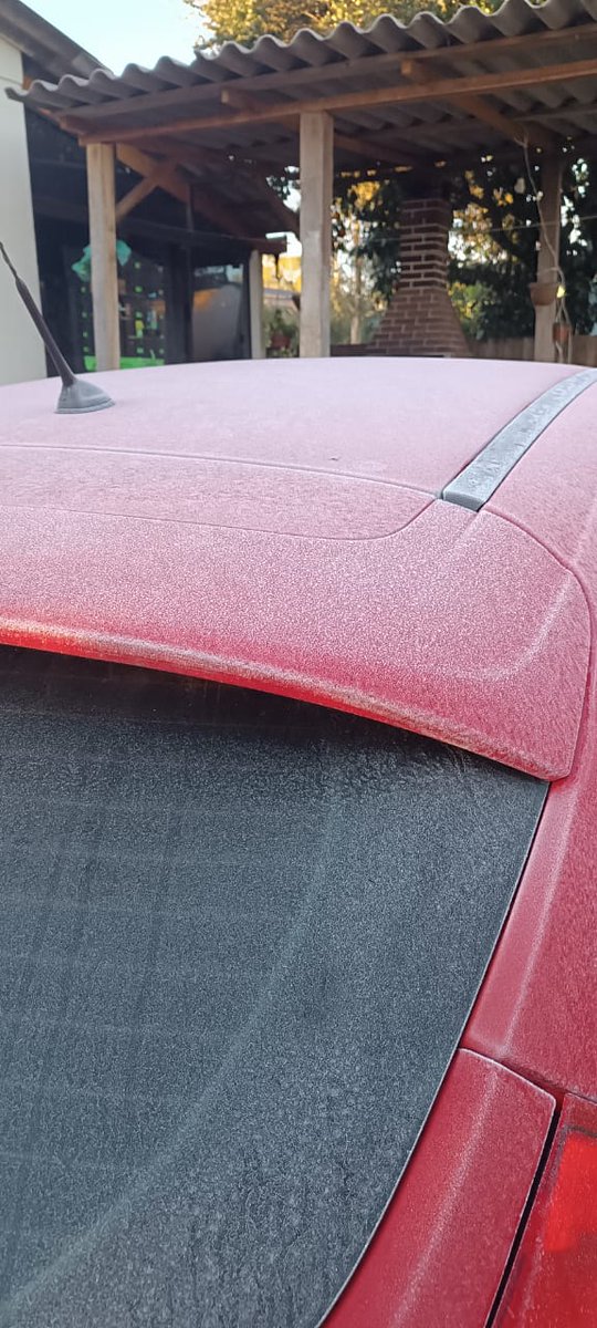andyanajones_'s tweet photo. @ilsontessaro Ontem aqui em Santo Ângelo com 0,8ºC geou, aí não? https://t.co/vQaGwmlPVD