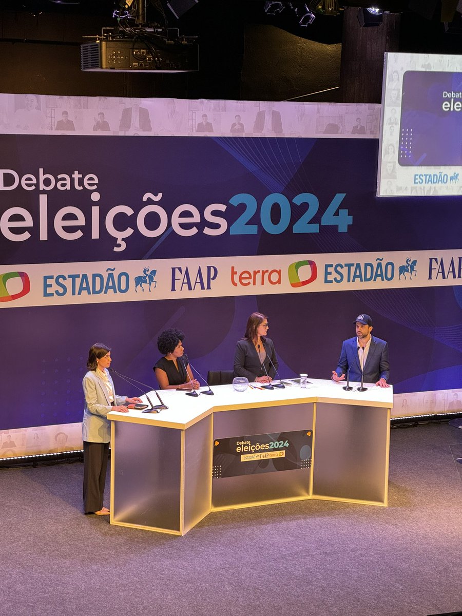 marcelydiva's tweet photo. Na facul de vcs tem isso? https://t.co/aCs13JLiUK