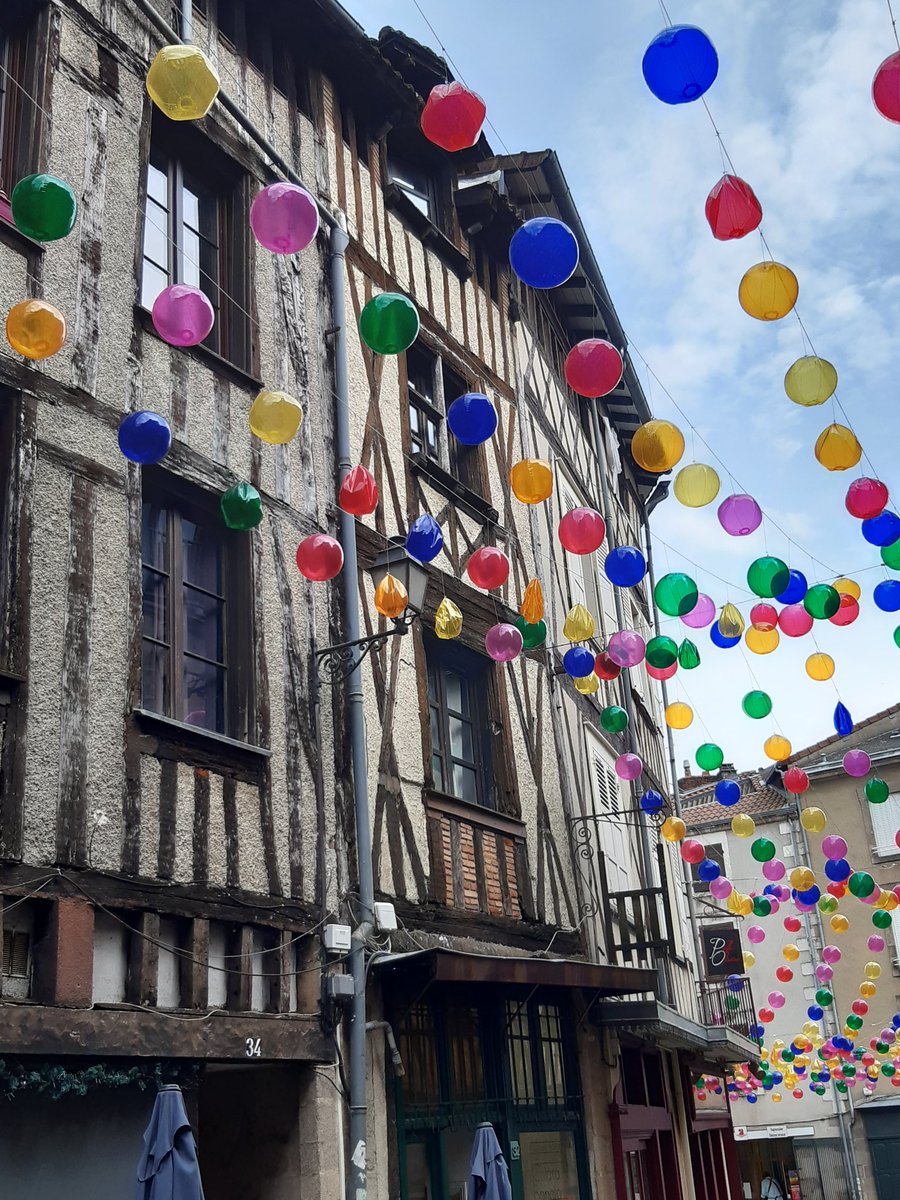 BrdxBrigitte's tweet photo. La belle @VilleLimoges87. Merci à @cyleix pour tous ses bons conseils sans lesquels nous n'aurions pas pu dénicher quelques pépites 😉 https://t.co/T19zSveV6a