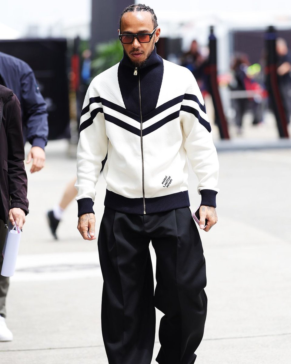 F1's tweet photo. Lewis Hamilton's greatest paddock fits of 2024...

A thread, because one post just isn't enough 😅⬇️ https://t.co/96wolNzeYW