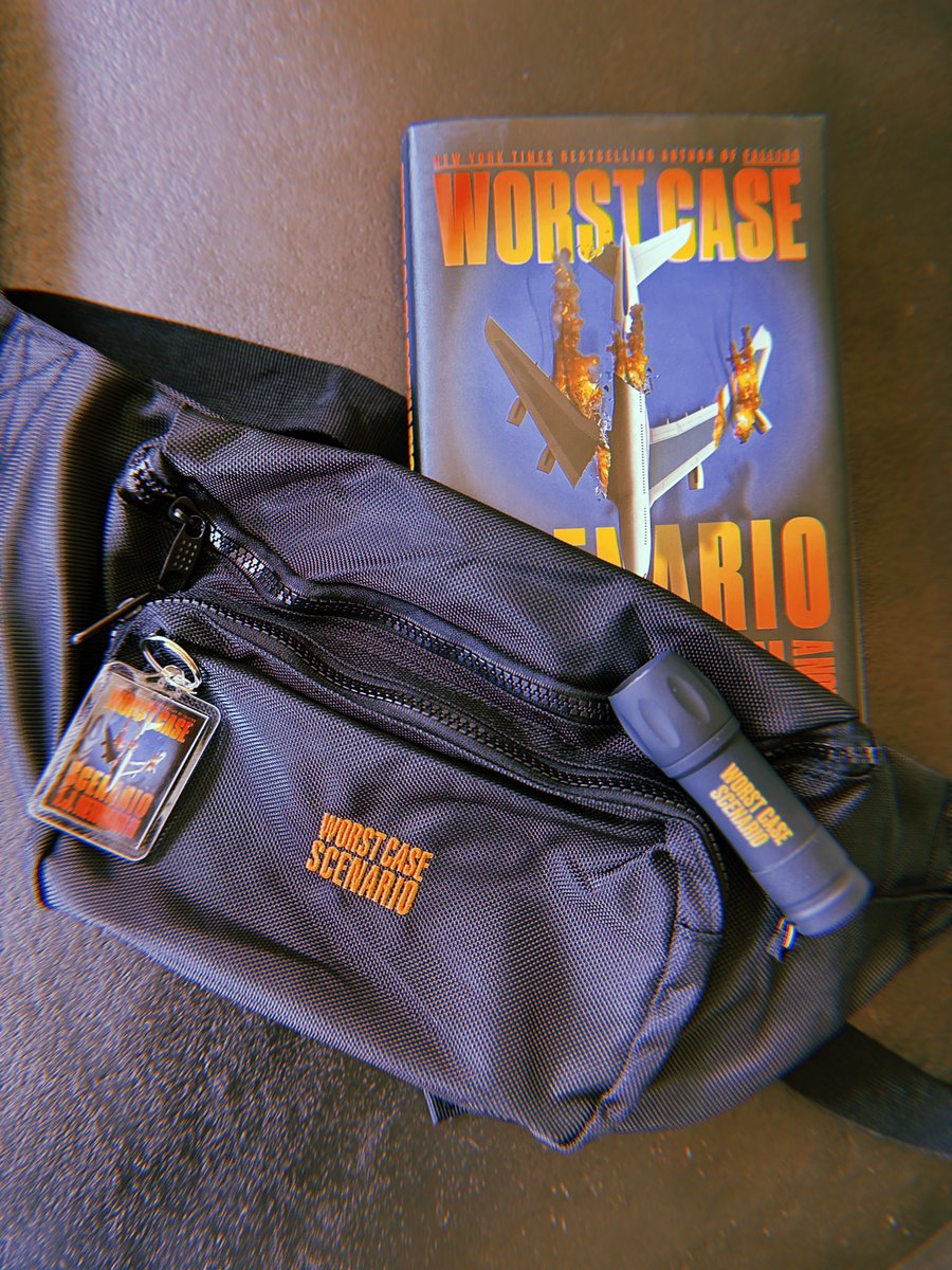 🔥G I V E A W A Y🔥 ☢️go-bag, but make it fashion

In the event of an emergency when you gotta bug-out fast, pack only the essentials in your WCS fanny pack: flashlight, keychain, and signed copy of WORST CASE SCENARIO! 

I'm giving away 15 sets of these! 5 on Instagram, 5 on