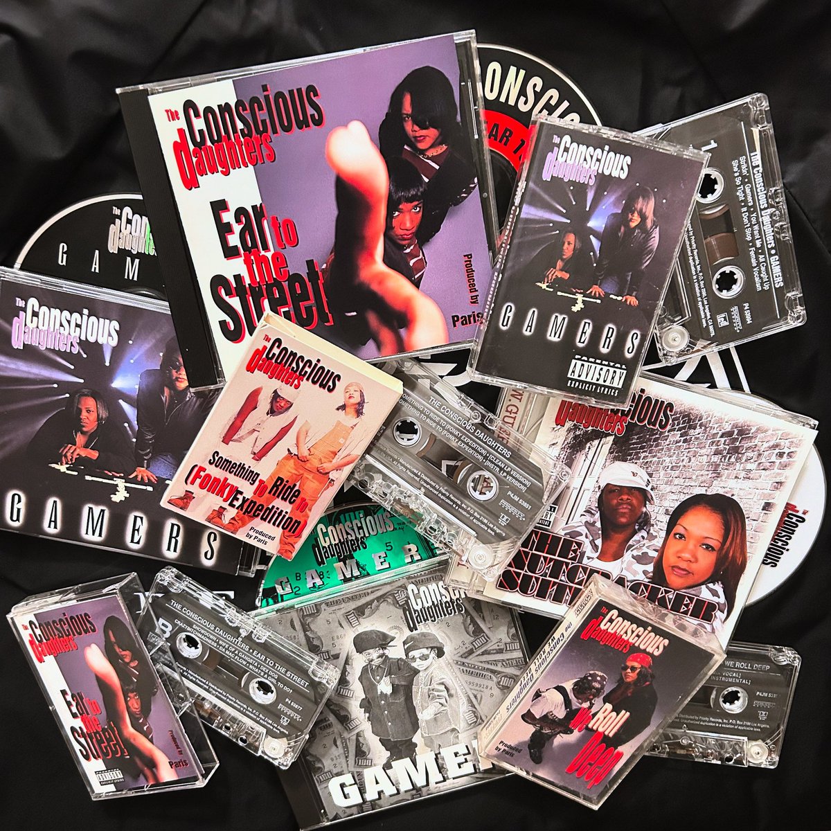 hiphopgods's tweet image. The Conscious Daughters

#eartothestreet #gamers #thenutcrackersuite #somethingtorideto #fonky #expedition #werolldeep #scarface #records #guerrillafunk #cd #cassette #classic #material #ripspecialone #forever #celebrated #theconsciousdaughters #hiphopgods