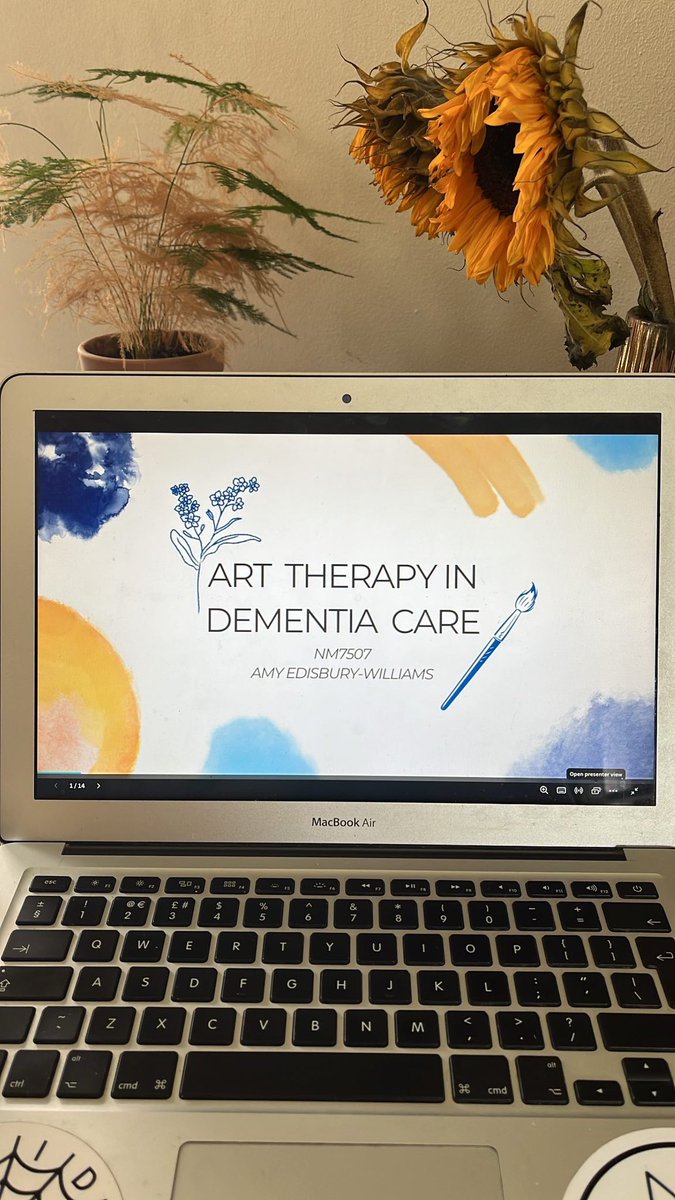 It’s been wonderful to learn more about the psychodynamic approach to supporting clients who are living with Dementia 🤍 
#arttherapy #dementia #dementiacare #therapist