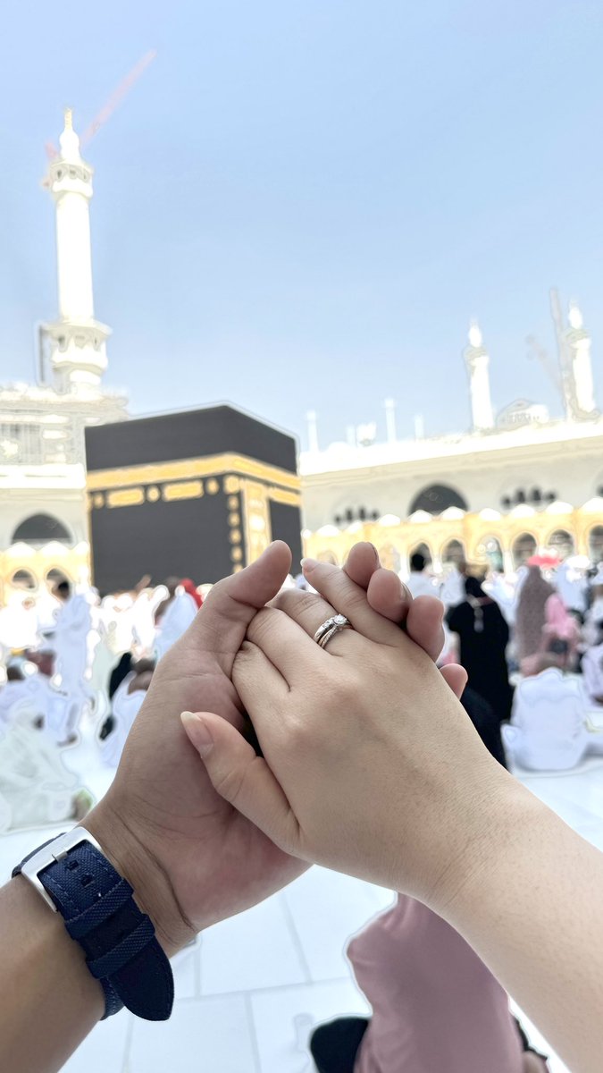 kimtaejin91's tweet image. seokjin, maaf aku duluan 💜💍☺️

ps: nanti kalau konser, aku kenalin sama suami aku, ya.