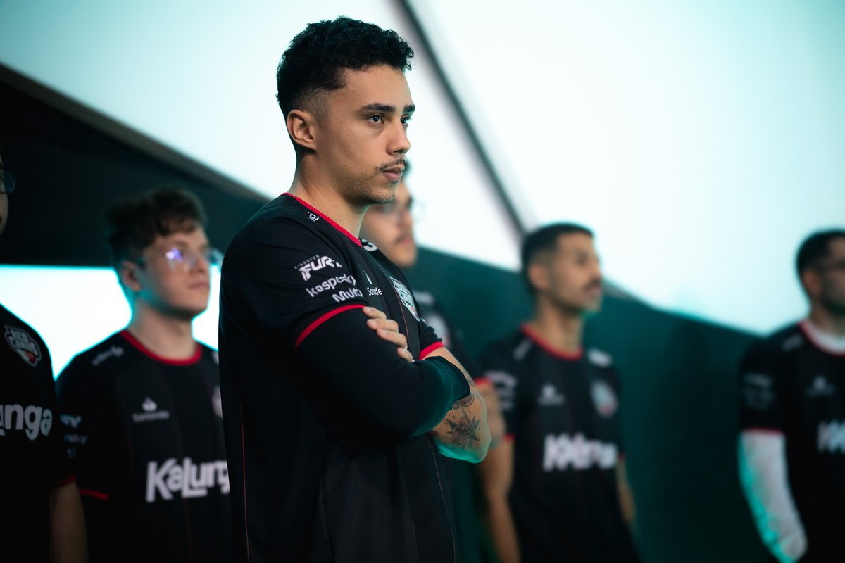 F/A 🇧🇷

Salve guys, venho dizer que estou livre de qualquer multa contratual e me encontro F/A, contato via e-mail vinnyvalorant@outlook.com, ou minha DM.
Fica aqui meu agradecimento à RED pela oportunidade e agradeço a todos que torceram por mim esse ano.