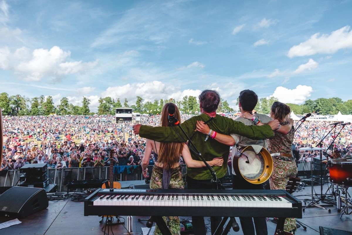 RANAGRI's tweet image. #CropredyFestival @faircropfest Cropredy really is the most fantastic festival! We’d heard it was great but it well surpassed our expectations. Lovely to see so many old friends there too! @plumhall @Johnnybodhran @TheTonyChristie too many to mention! Next stop @shrewsburyfolk ❤️