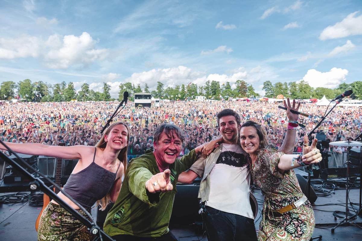 RANAGRI's tweet image. #CropredyFestival @faircropfest Cropredy really is the most fantastic festival! We’d heard it was great but it well surpassed our expectations. Lovely to see so many old friends there too! @plumhall @Johnnybodhran @TheTonyChristie too many to mention! Next stop @shrewsburyfolk ❤️