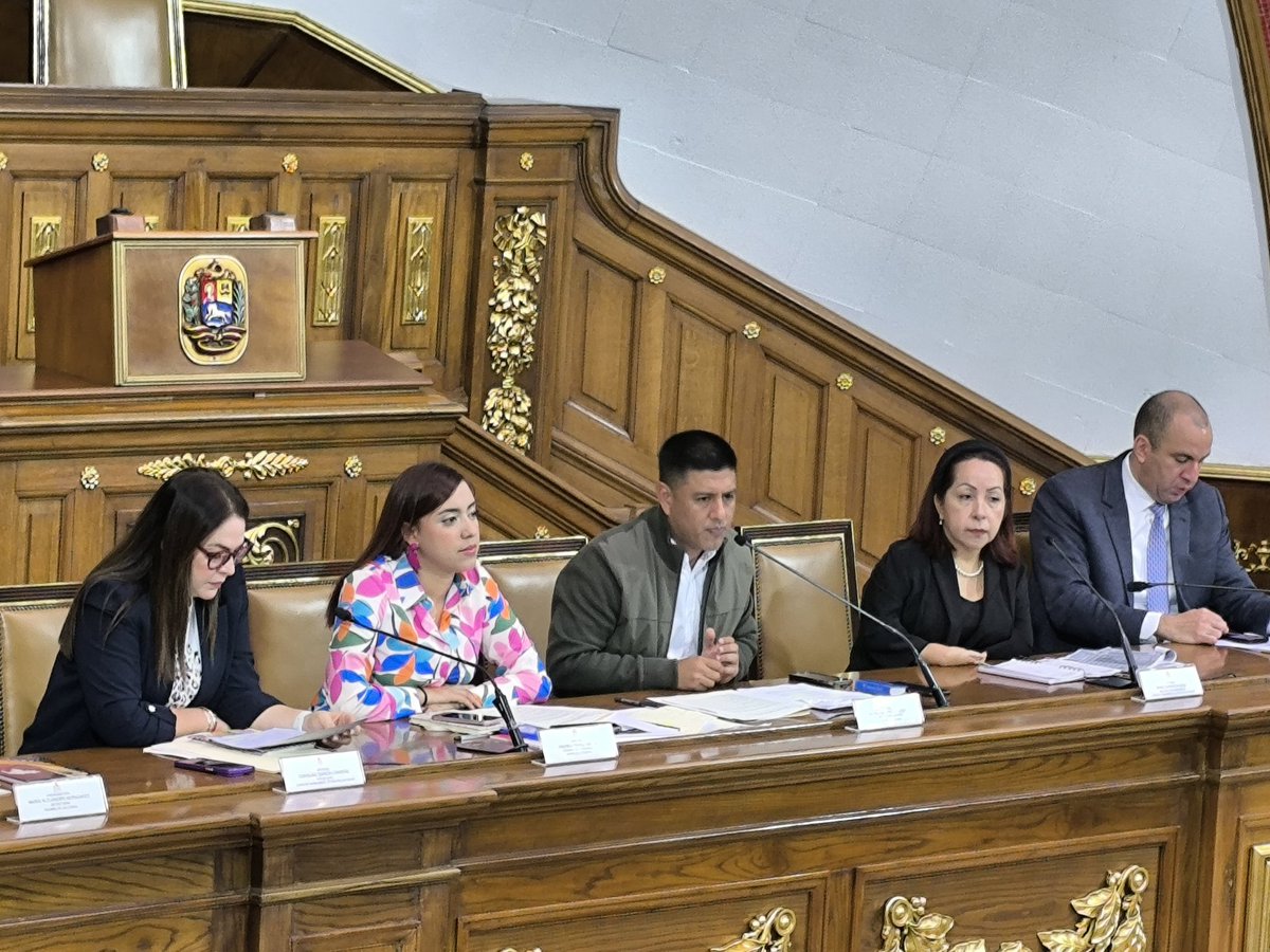 Asamblea_Ven's tweet photo. #14Ago || La Ley contra el fascismo, neofascismo y expresiones similares, tiene por objeto establecer los medios y mecanismos para preservar la convivencia pacífica, la tranquilidad política, el ejercicio democrático de la voluntad popular, de reconocimiento a la diversidad... https://t.co/b7jHWsqrS1