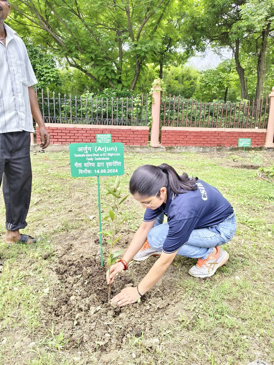 DhaniyaGeeta's tweet photo. Preserve and cherish the Nature# Plantation drive# thankyou @CSIR_CDRI and @ritu_trivedi Ma'am for letting us contribute in the green campus of CDRI...🌱 https://t.co/EpjU2hCNt1