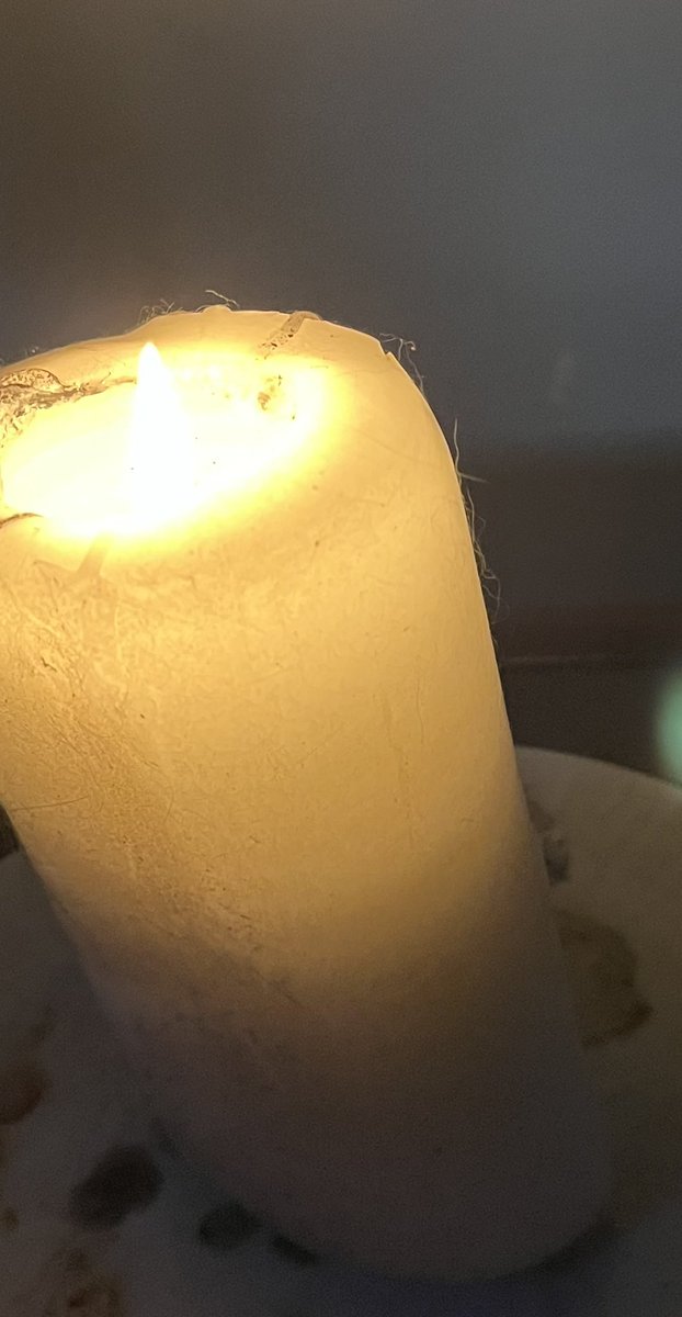 Sıcaktan yamulmuş mumnan ormantik geceler…