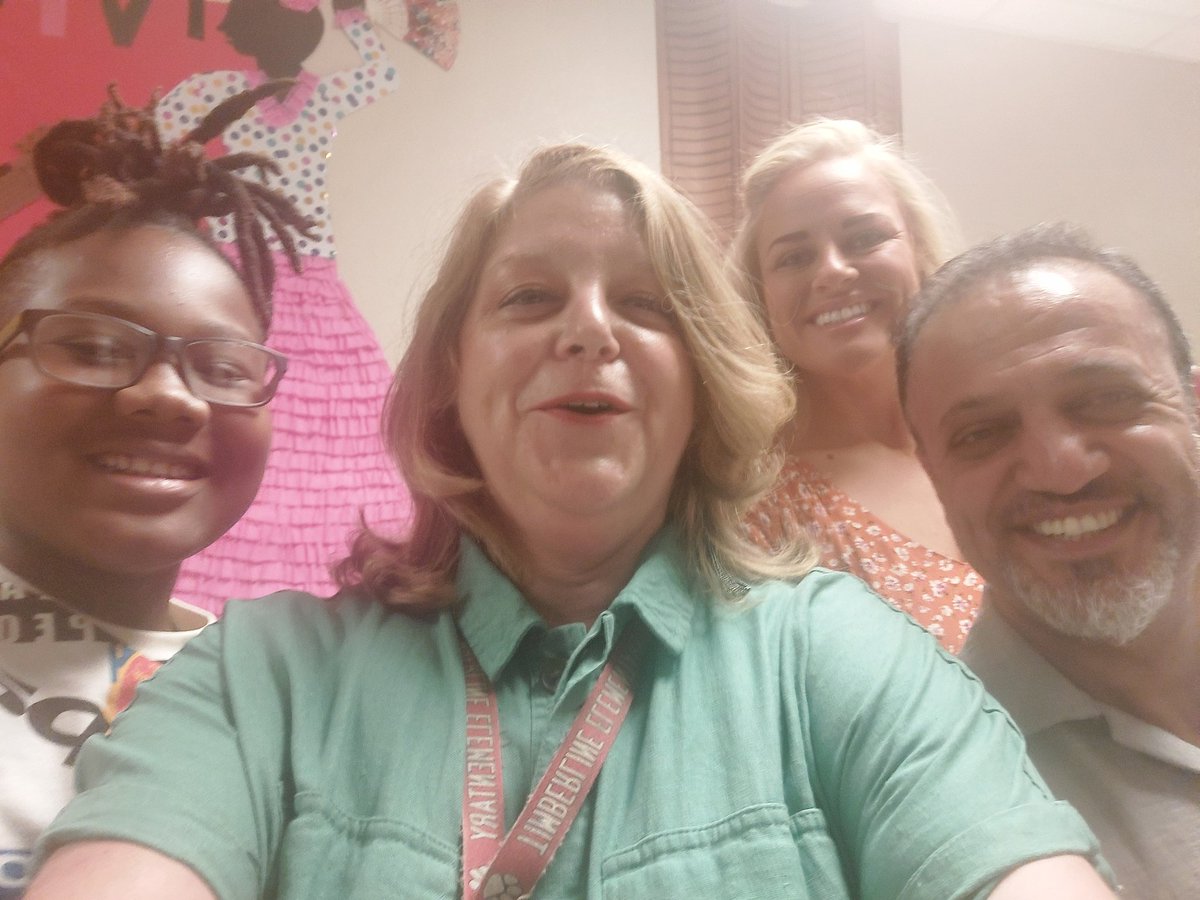 artistacamille's tweet photo. @GCISD @GCISDFineArts @TimberlineNews
First day of school at Tigerland. It's great to see all these smiling faces back.
#GCISDFirstDay
#2024-2025 https://t.co/FP6Z1VkmHW