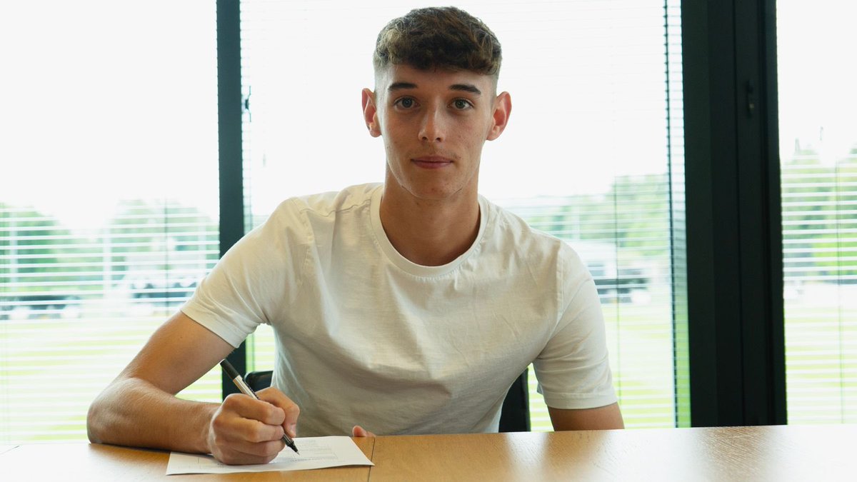 Delighted to have signed for <a href="/SwansOfficial/">Swansea City AFC</a> on my first professional contract. 

Massive thank you to everyone who has helped me along the way. 

Hard work starts now🤝