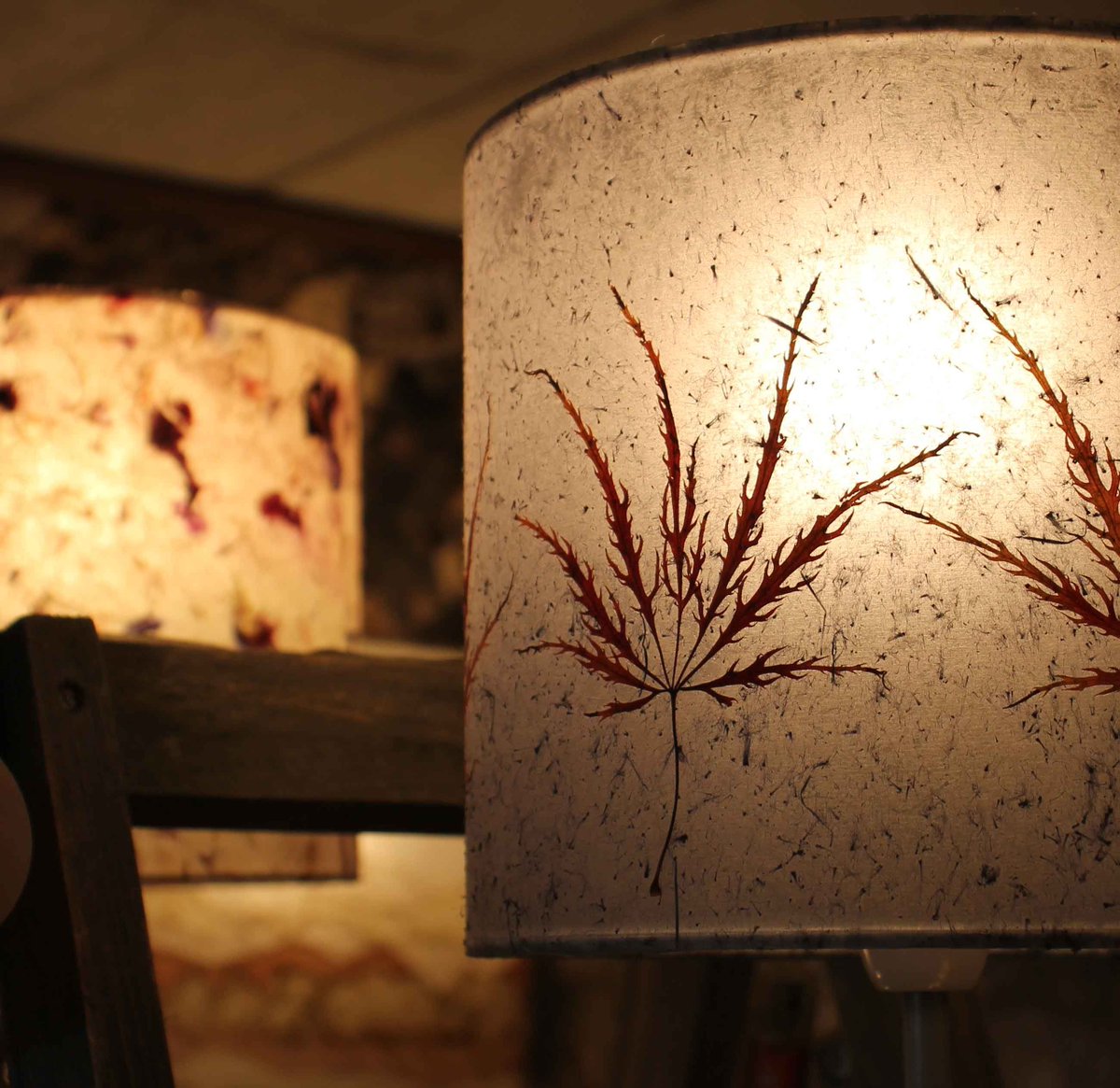 CraftsmenPriory's tweet photo. Whether you're after lamp shades (hand-made paper) or lamp bases (textured ceramics), we might have just what you're looking for. 

Judith Favret's paper shades and Carolyn Marr's ceramics. https://t.co/fVhVNGJqAK