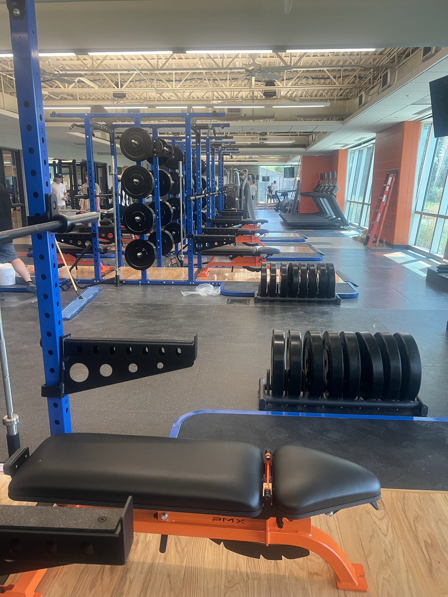 RedTailSoftball's tweet image. Just admiring our brand new weight room set up 🤩 We can’t wait to use it in less than 2 weeks! #teamtwo #rolltails