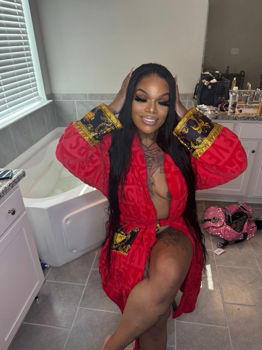 missprincessatl's tweet image. &amp;gt;&amp;gt;&amp;gt;&amp;gt;&amp;gt;&amp;gt;&amp;gt;&amp;gt; MEDUSA DUMP&amp;lt;&amp;lt;&amp;lt;&amp;lt;&amp;lt; 🐍💿🔥🎤

Have yall heard the album ?? What's your best song ?? It's all on all streaking platforms 💿🐍🔥

music.apple.com/us/album/medus…

#MISStress💋
#ThePrincessOfRap🎤👑🦄

#hiphip #rap #rnb #explore #vip #boss #medusa #explore