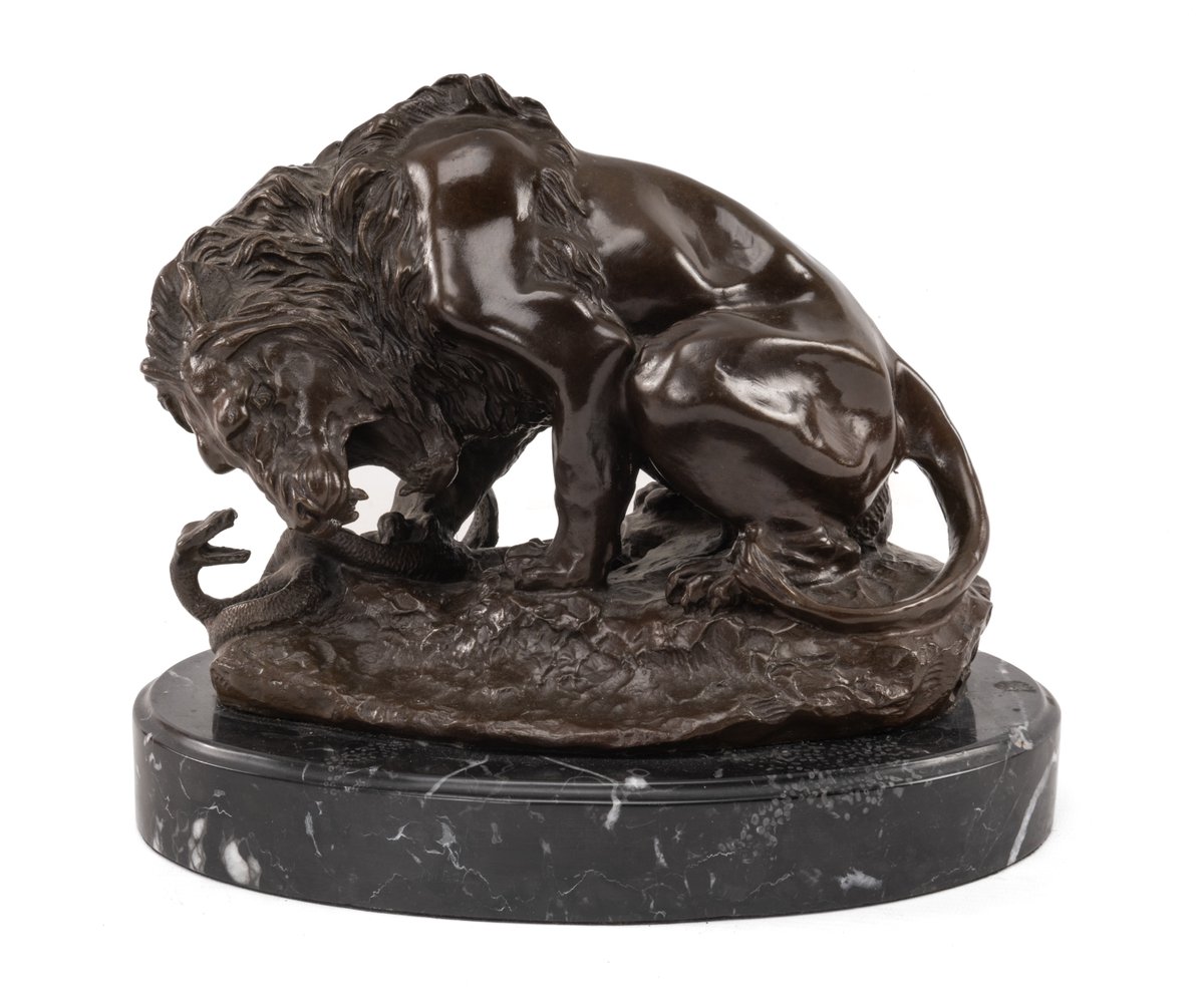 RogersJonesCo1's tweet photo. 🚚DELIVERED FOR AUCTION🚚
After Antoine Louis Barye Bronze - lion and snake on variegated black marble oval
plinth
ESTIMATE: £200-300
AUCTION: Fine Art & Interiors
DATE: 30th August
#bronze #lion #bronzelion #sculpture https://t.co/MKRe28UMM6