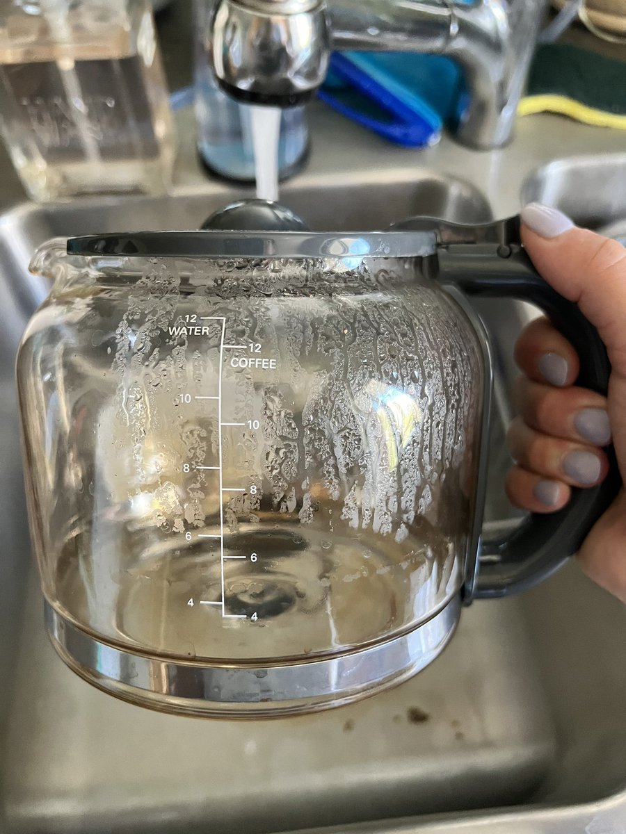 makeaNOTO's tweet image. Yesterday was #LeftHandersDay ! As someone who he left handed, there are still everyday products that are made for right handed people. Check out my coffee pot! When I hold it in my left hand, I can’t see the fill lines. Everyday, I have to switch to holding it in my right hand!