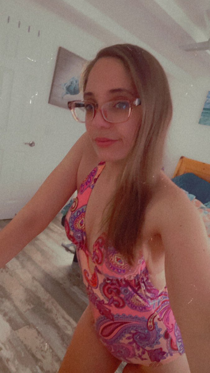 Beach day in FL❤️❤️❤️