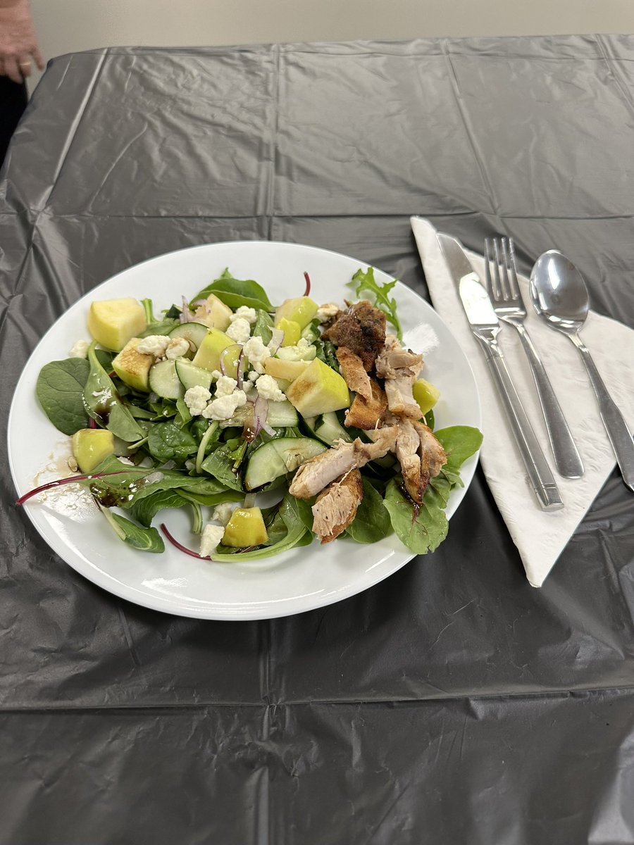 zeps_fcs's tweet photo. Our 7th graders were invited to prepare a farm to table inspired dish at Muskingum County Fair as part of their “Appreciate Local Agriculture Cooking” showcase. A HUGE thanks goes out to @MrTomGoZeps &amp; the amazing staff at the @OhioFarmBureau for the invitation. #gozeps @OSLN https://t.co/ELoTsrW2gY