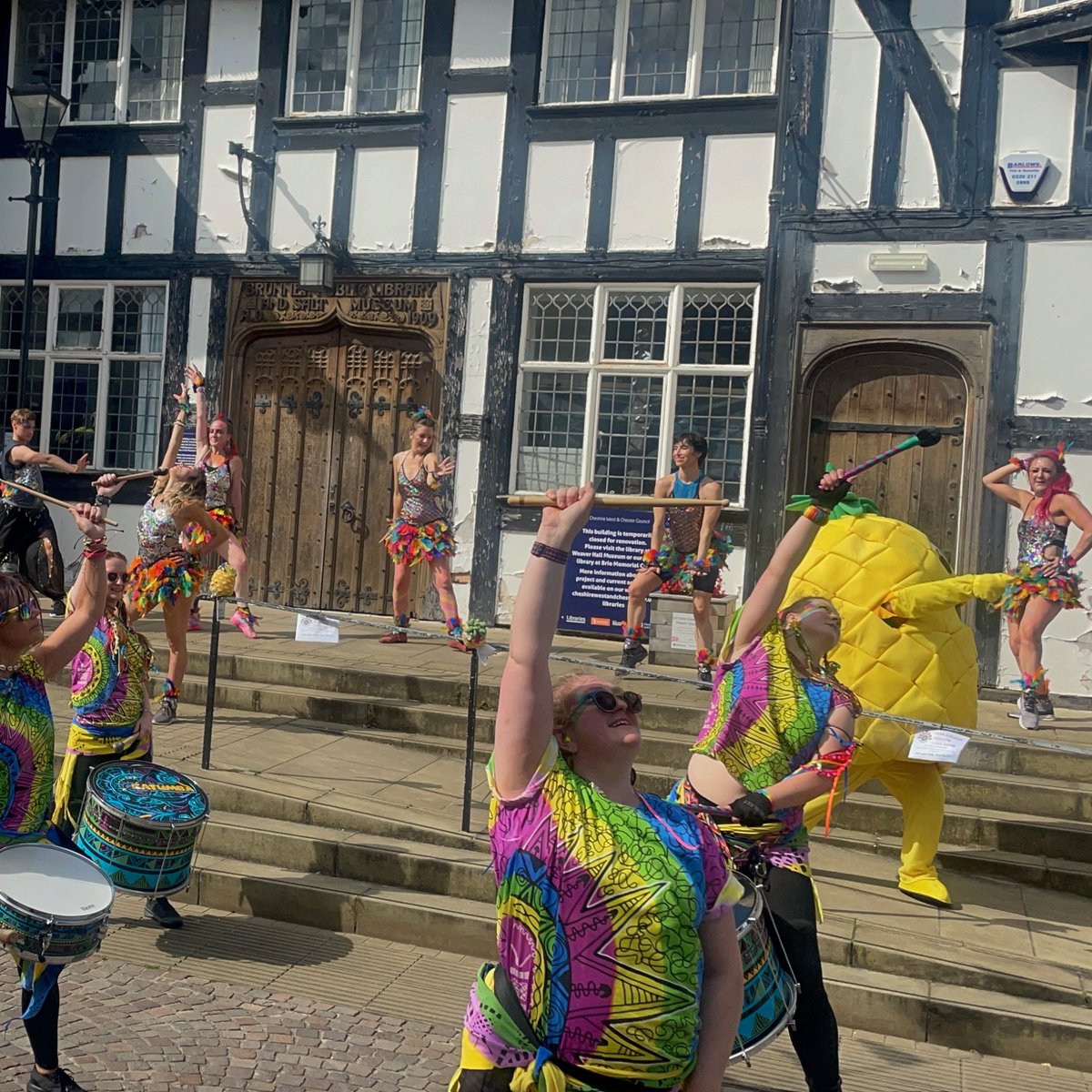 #Northwich Pina Colada Festival parades:

1: Starts at 12:30 PM at Barons Square and ends at Weaver Point Square (Odeon).✨
2: Starts at 2:30 PM at Barons Square and ends at Northwich Library.✨
3: Starts at 4:30 PM at Barons Square and ends at Apple Market Place.

🍍💃🕺