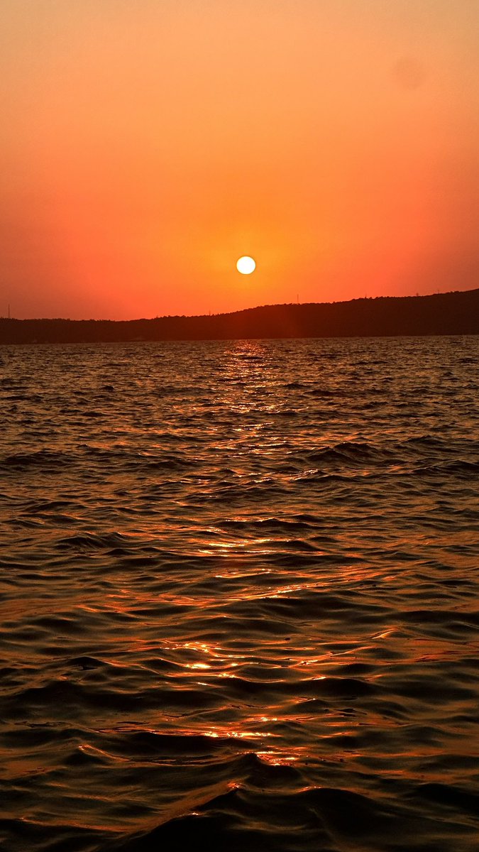 busra_tecirli's tweet photo. Bitti o şiir, başka mısra gerekmez…

#ege #sunsetphotography #travel https://t.co/7IShaQLfU9
