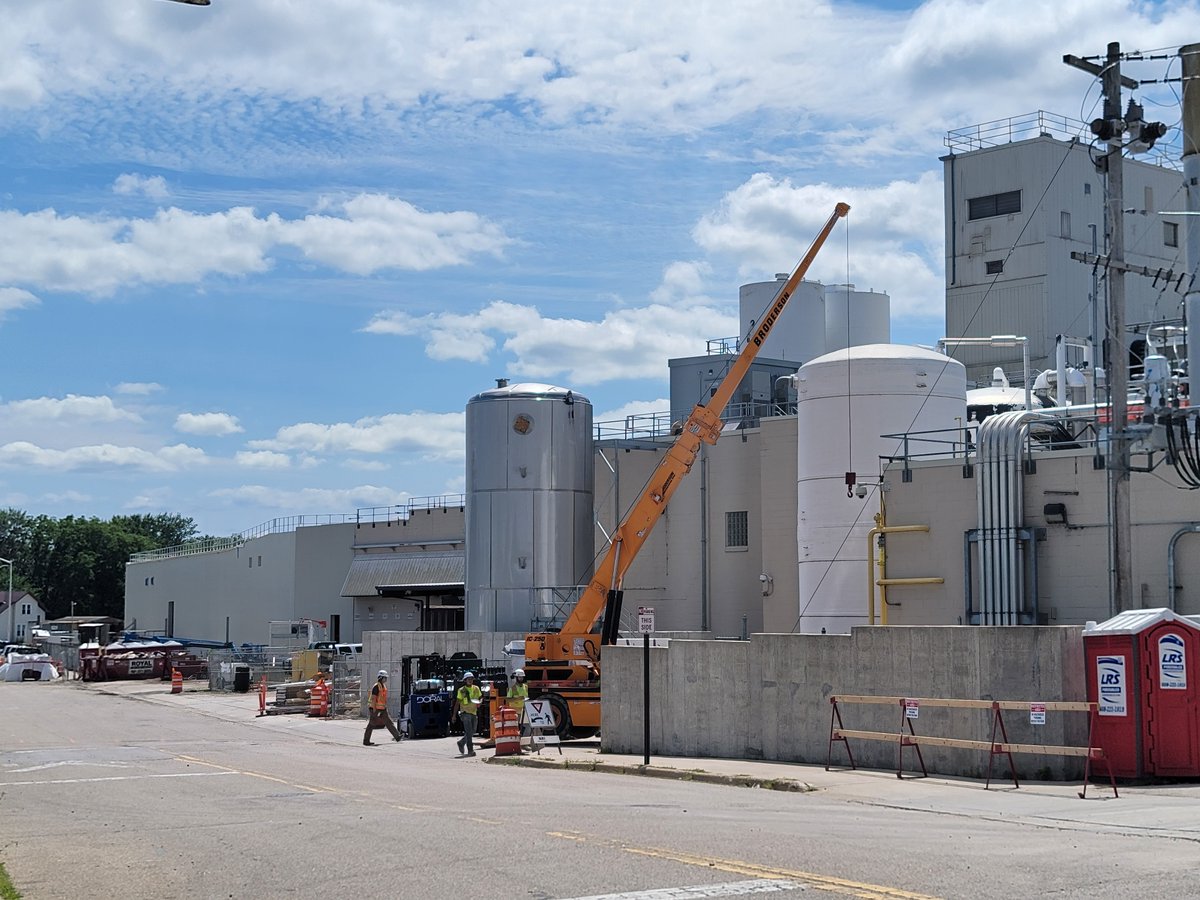 Steam601's tweet photo. For the past year, Steamfitters Local 601 has had over 100 skilled craftspeople participating in a major remodel of the Purina plant in Jefferson, WI. The remodel would not be possible without the skills and dedication of our members. #Local601 #Steamfitters https://t.co/nc09PadBJG
