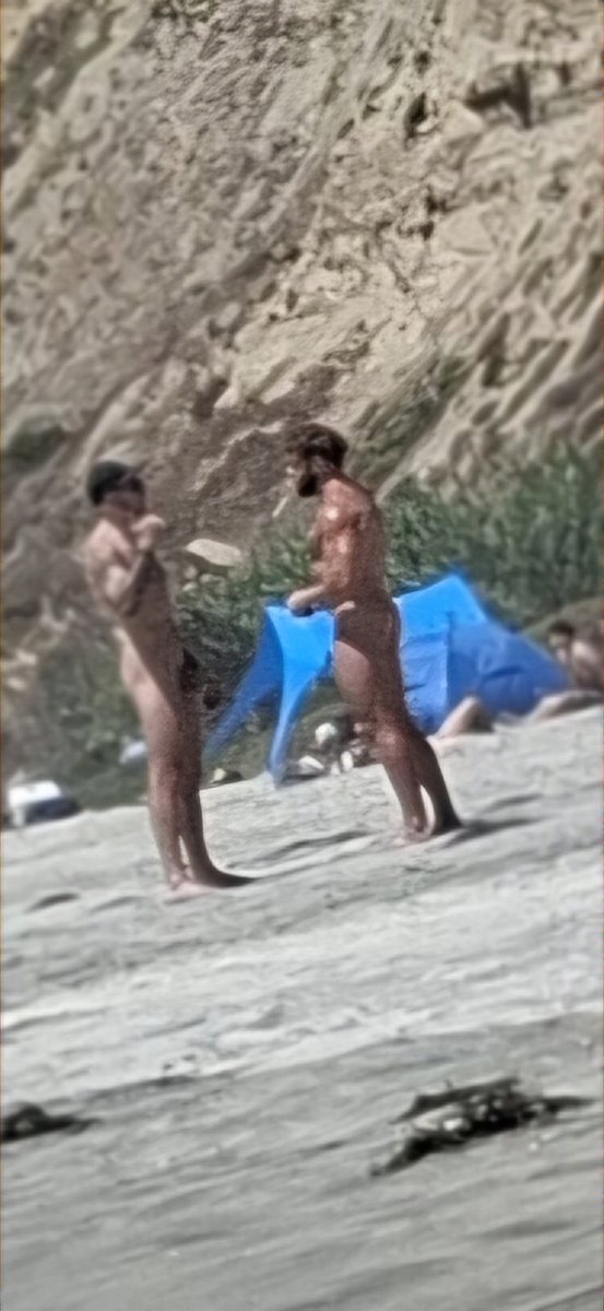 Ch1c0sD3L4C4ll3's tweet photo. That's all they really want. Some fun. When the workin' day is done.
The Gurls Just wanna have Fun!!!
#BeachBoys #StreetGuys #BeachGuys #RealGuys #Paparazzi #ChicosDLPlaya #ChicosDLCalle from #BlacksBeach #LaJolla #CA #USA https://t.co/jjwXF8zy2N